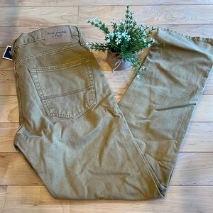 Men’s ABERCROMBIE, Great Quality, Comfy fabric in a fantastic color!! Size 34